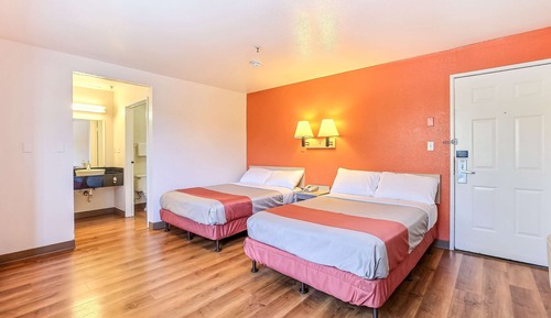 Deluxe Room, 2 Double Beds, Non Smoking, Refrigerator