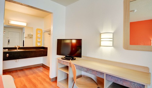 Deluxe Room, 2 Double Beds, Non Smoking, Refrigerator & Microwave