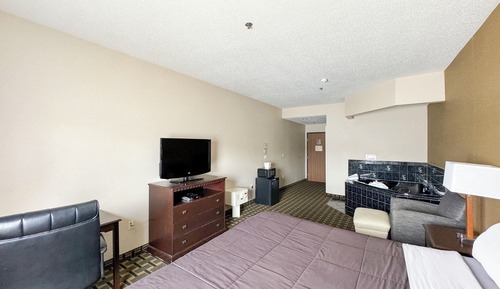 Signature Room, 1 King Bed, Non Smoking, Hot Tub