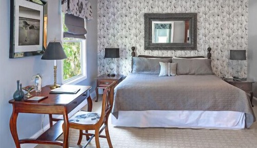 Honeymoon Suite, 1 King Bed with Sofa bed, Bathtub