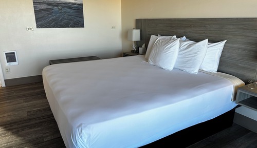 King Suite With Partial Ocean View