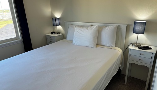 One Bedroom Family Cabin with Kitchen