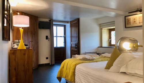 Romantic Double Room, Valley View, Ground Floor (L'Intime) (H: 1,90m)