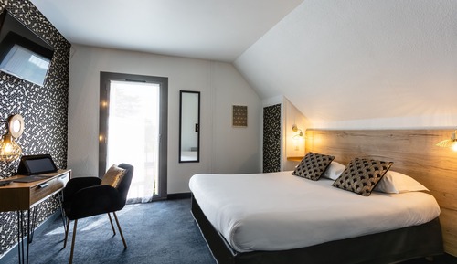 Standard Double Room, 1 Queen Bed, Garden View