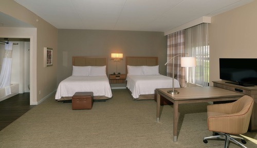 Studio, 2 Queen Beds, Accessible, Bathtub