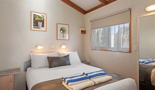 Standard 1 Bedroom Cabin - Sleeps 4 - Pet Friendly