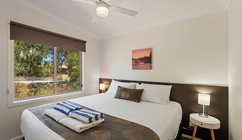 Superior 2 Bedroom Cabin - Sleeps 5