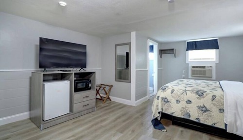 Deluxe Room, 1 King Bed with Sofa bed