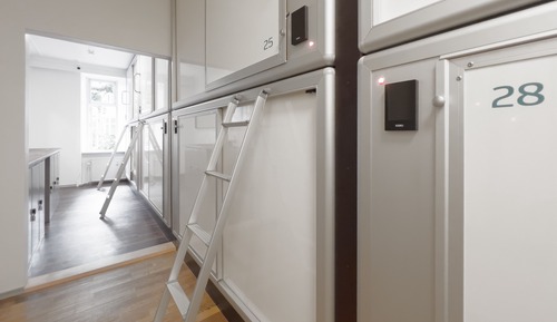 Private capsule with double bed