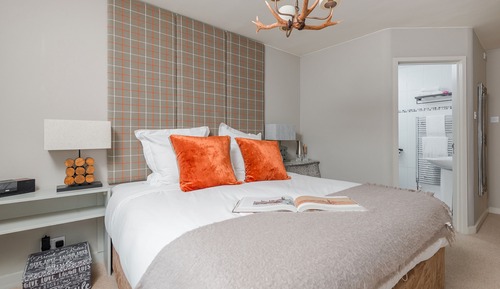 Superior Double Room, Ensuite (The Den )