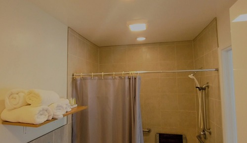 Standard Room, 1 Queen Bed, Accessible