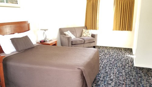 Single Room, 1 Queen Bed