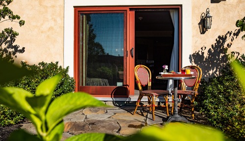 Superior Room, 1 King Bed, Patio, Garden View (Garden View King Patio)