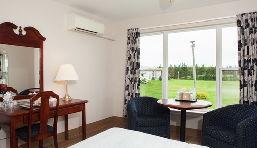 Superior Single Room, 1 King Bed, Garden View