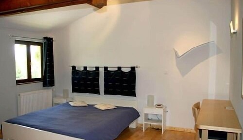 Standard Triple Room, Private Bathroom