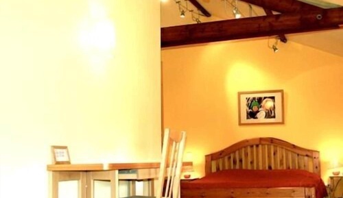 Standard Suite, Private Bathroom