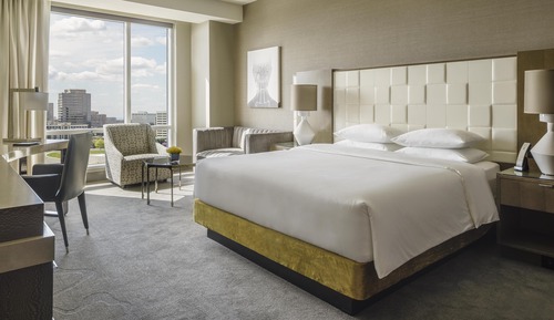 Club Room, 1 King Bed (Club Access)