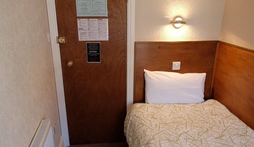 Single Room, Shared Bathroom (Mini)