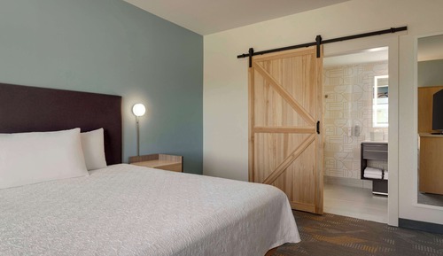 Suite, 1 King Bed, Bathtub