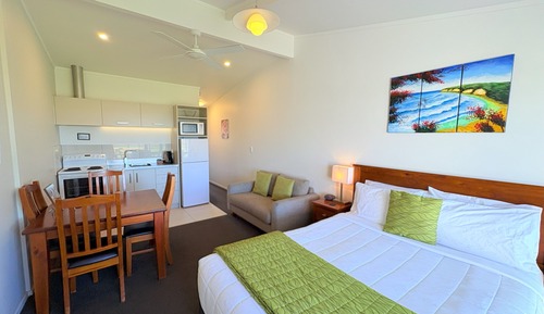 Deluxe Room, Non Smoking, Kitchen (Deluxe One Bedroom)