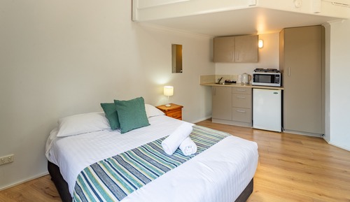 Studio Cabin, Kitchette, Ensuite Bathroom