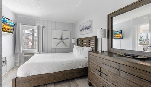 One bedroom Queen Suite