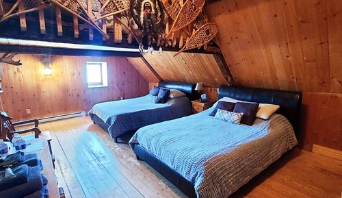 Standard Room, Multiple Beds, Private Bathroom