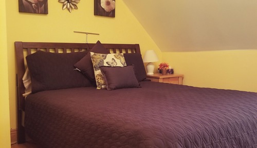 Standard Room, 1 Queen Bed, Ensuite (Tournesol)