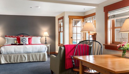 King Suite with Jetted Tub and View