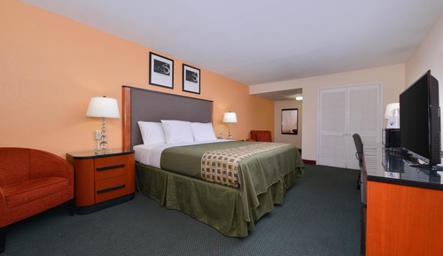 Standard Room, 1 King Bed