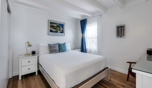 Suite, 1 Queen Bed (with Spa Bath)