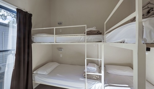 Deluxe 2 Bedroom Cabin - Sleeps 6