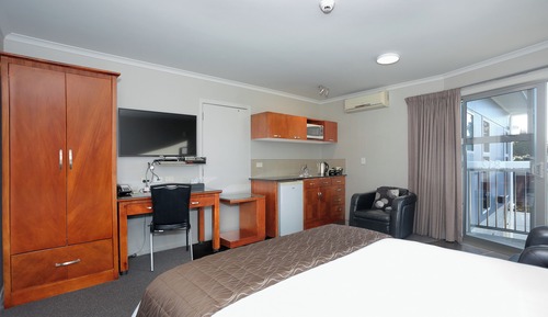 Standard Suite, 1 Bedroom, Non Smoking, Kitchenette (Corporate 1Bdrm 1Q 2S)