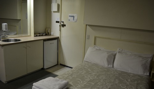 Queen Room - Pet Friendly