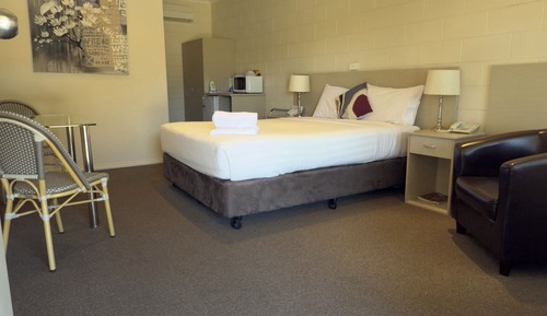 Deluxe Room (Pet Friendly)