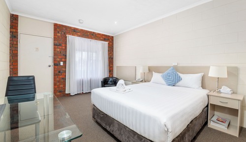 Deluxe Queen Room (NO PET)