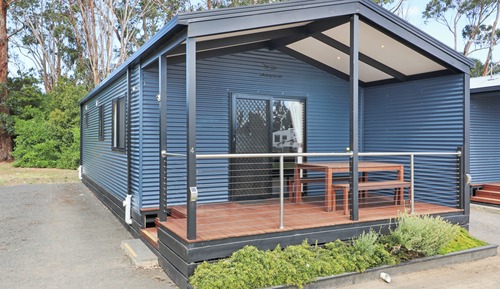 Cape Nelson Villa (2 Queens & 1 Single)