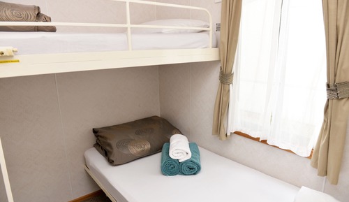 Deluxe Cabin - Full Linen