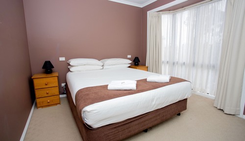 Family Cabin (Sleeps 5)