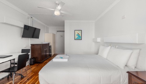 Classic Room, Partial Sea View (Garden View Room)