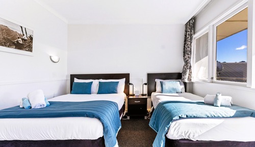 Twin Studio (2 Single Beds)