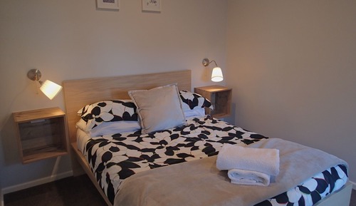 2 Bedroom Cottage (#1) - (1 Double and 3 Single Beds)