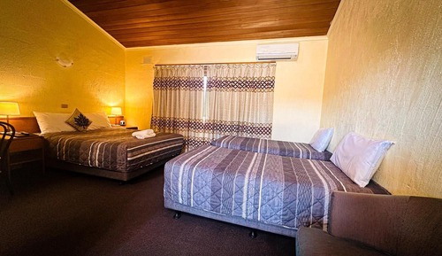 Family Room, Multiple Beds, Mountain View