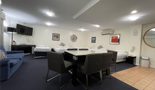 Family Room, Non Smoking, Kitchenette (4 Star Family Room)