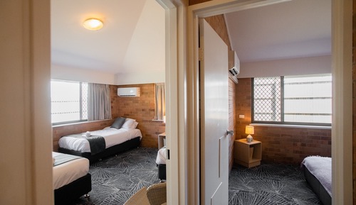 Standard Suite, Multiple Beds, Non Smoking, Ensuite