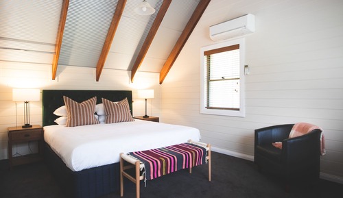 Cottage, Multiple Bedrooms, Non Smoking (Homestead)