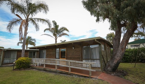 2 Bedrooms, Queen Bed, 2 Single Beds 7 Nights