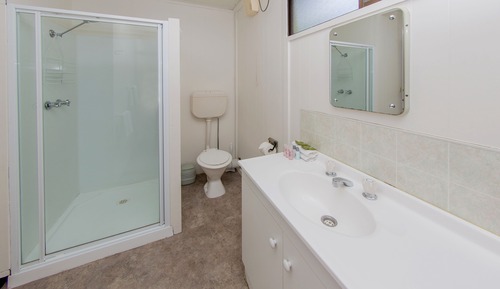 Standard Cabin (Sleeps 6)