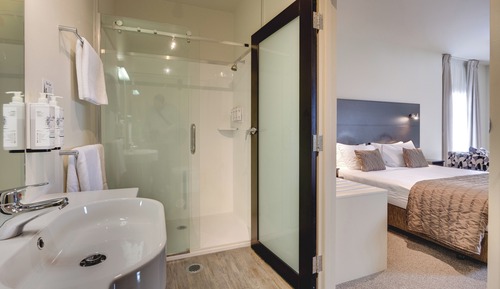 Studio (Super-King Studio)