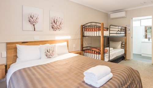 Family Suite, 1 Bedroom, Non Smoking, Kitchenette